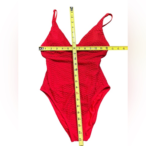 SPLENDID V front crochet one piece swimsuit size Small style SP62814M NWT - Picture 7 of 7
